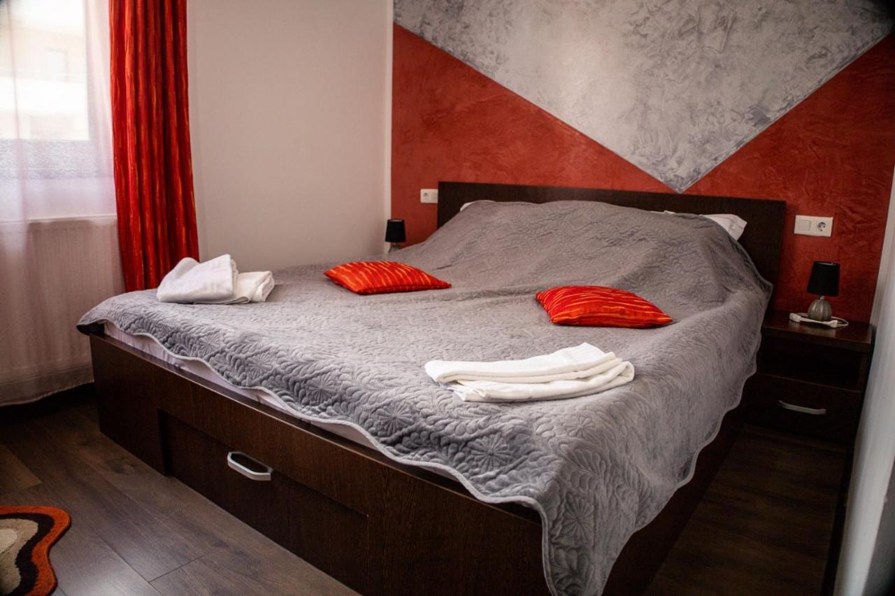 Pensiunea Casa Zece Turda Esterno foto